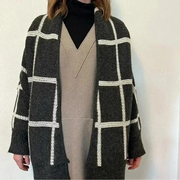 WildFox - Oversized Cardigan - Picture 7 of 7